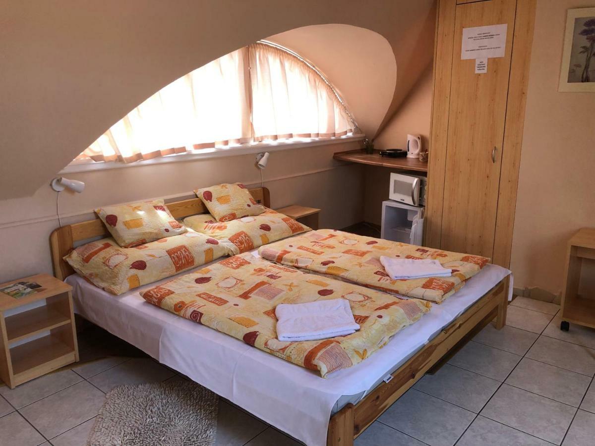 Óvár 12 Vendégház Tokaj Esterno foto
